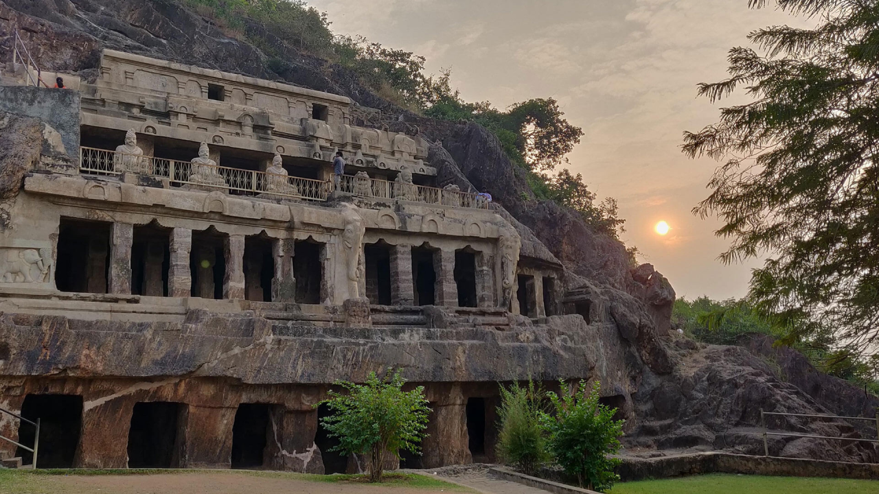 Undavalli Caves, Vijayawada