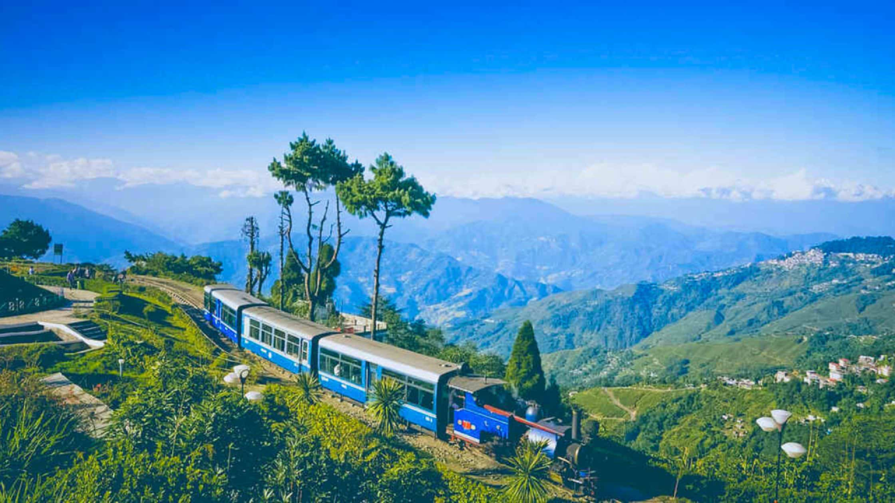 Planning a Memorable Trip to Darjeeling? Don't Miss These Iconic Tourist Places!